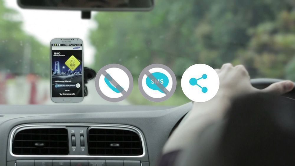 Ứng dụng “Eyes on the road” sẽ chặn sóng liên lạc và gửi tin nhắn thông báo chủ sở hữu điện thoại của nó hiện không tiện sử dụng điện thoại